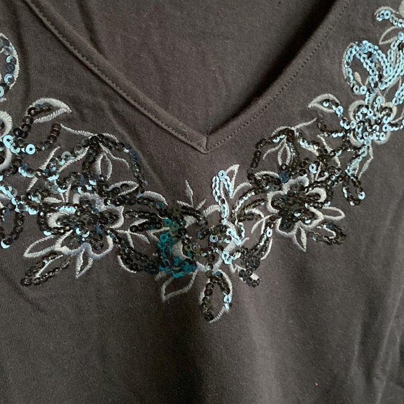 Basic Editions Tops - Picture 3 of 7